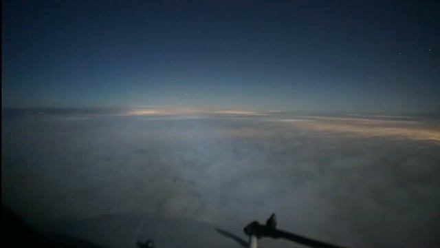 Full moon magic at night from Boeing 737 cockpit view смотреть онлайн