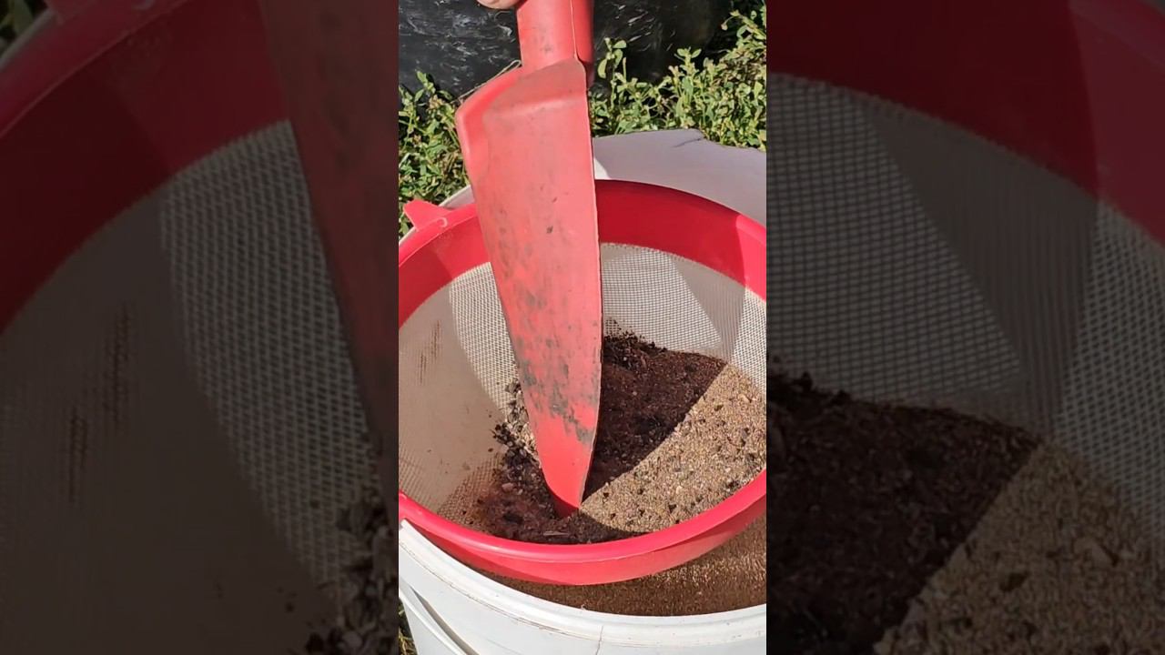 Отсеивание песка при помощи реноватора. смотреть онлайн