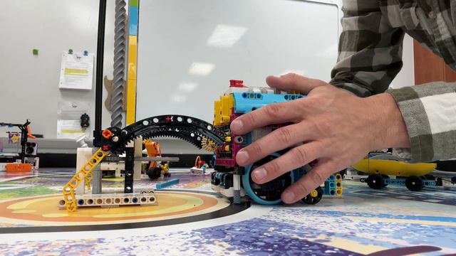 Light Show: FLL MasterPiece Mission Inspiration: FIRST LEGO League Challenege Competition 2023/2024 смотреть онлайн
