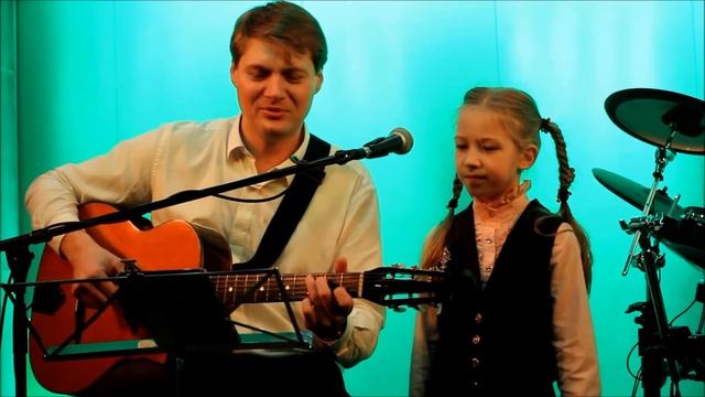 Михаил Брунец: новогодняя встреча для детей и их мам