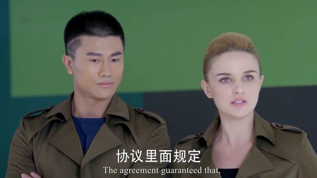 總部有緊急情況，美女特種兵們被迅速召集歸隊，原來是總部陷入了生死存亡的危機！EP18-1 Chinese Drama смотреть онлайн