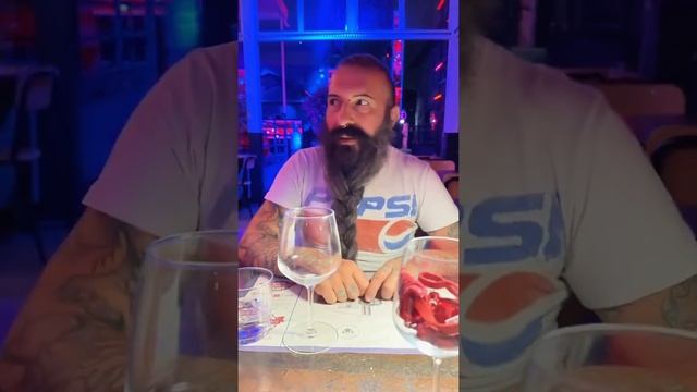 Первое свидание в ресторане.