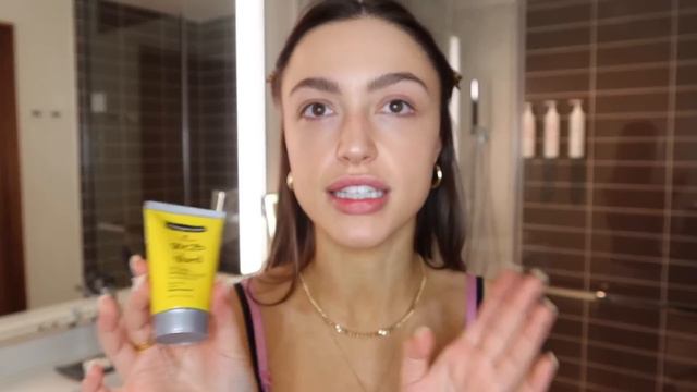 Sydney Serena's Guide To Glowy, Effortless Makeup | Beauty Secrets | Vogue