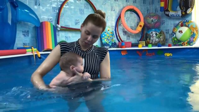 Учимся плавать. Грудничковое плавание. смотреть онлайн