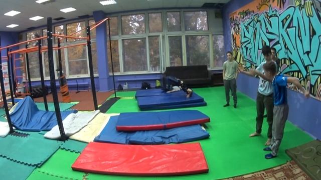 НаРодная ГимнАсТиКа 186-1 в Клубе Воздушно-Силовой Атлетики. СКК "Вместе" смотреть онлайн