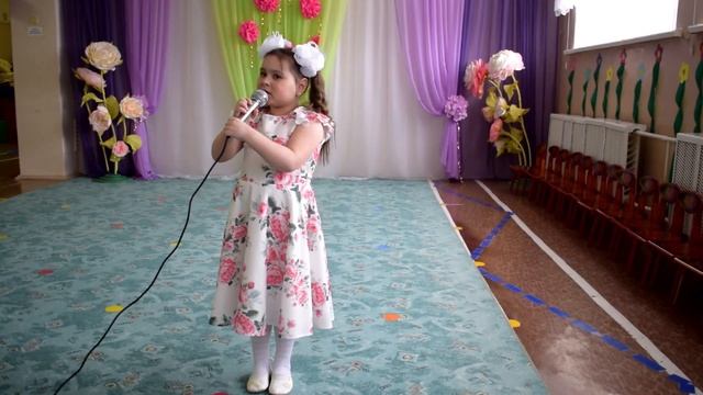 МАДОУ ДС №49 Родничок Эстрадный вокал Песня Заглянуло солнышко в окошко Астафьева Кира 1 смотреть онлайн