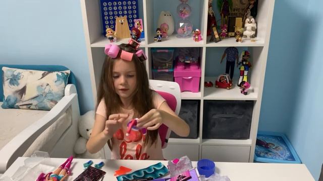 Открываю LOL OMG Roller Chick смотреть онлайн