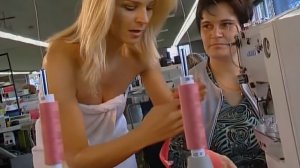 Галилео | Как делают бикини?