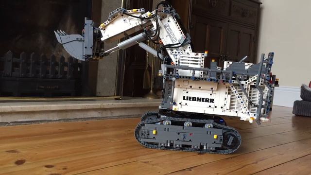 Lego Liebherr 9800 excavator смотреть онлайн