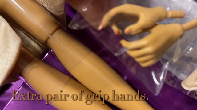 Miami Glam Kesenia Valentinova™ Dressed Doll Fashion Royalty® Thursday Souvenir смотреть онлайн