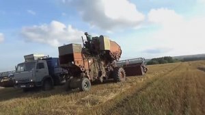 Уборочная на старых комбайнах Енисей-1200 и 950. К концу дня поломались Все!