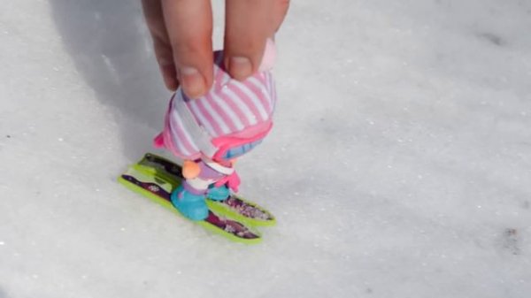 Пинипон катаются на лыжах, сноуборде и коньках! Мультфильмы для детей. СамиСамиТВ