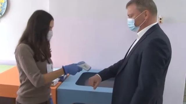 Глава КГО проголосовал по поправкам в конституцию РФ смотреть онлайн