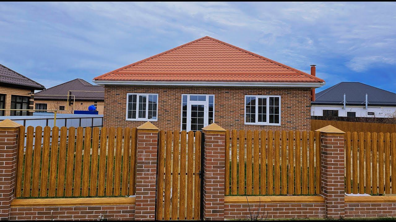 Хороший дом с верандой в центре города Абинска! смотреть онлайн