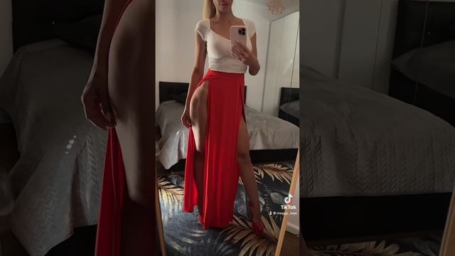High heels and long red skirt смотреть онлайн