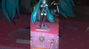 Hatsune miku doll review! Not rlly review