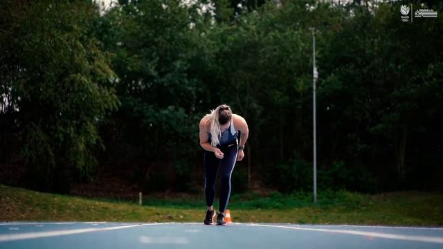 ZO LAAG MOGELIJK BLIJVEN | Nadine Visser & De Kunst van het Hordelopen смотреть онлайн