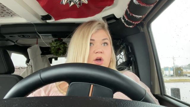 LAST MINUTE CHRISTMAS SHOPPING *when will I ever learn* | vlogmas day 22 смотреть онлайн