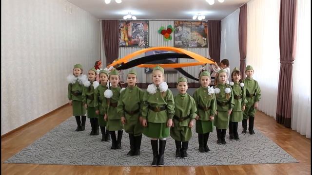 МДОУ№17 "Песня День победы празднуем мы все" смотреть онлайн