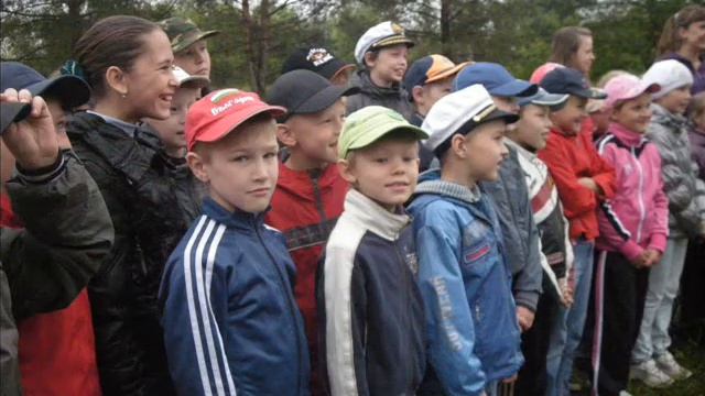 ШКольный лагерь ИСКОРКА смотреть онлайн