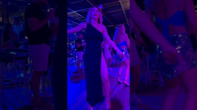 I'M ON VACATION IN RIXOS PREMIUM BELEK TURKEY POLISHGIRL_IN_HEELS 4K смотреть онлайн