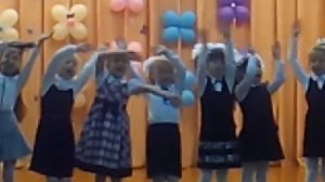 мы поднялись не по будильнику . ПЕСНЯ В ИСПОЛНЕНИИ  ВИОЛЕТТЫ И ЕЕ ОДНОКЛАССНИКОВ