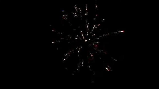 Батареи салюта "Огни большого города" FT 5067 смотреть онлайн