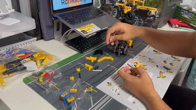 Legos can do that?! || Jeep Wrangler Rubicon || Lego Technic Unboxing смотреть онлайн