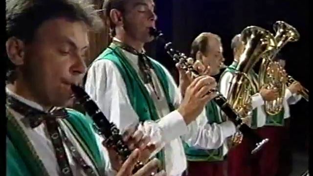 Mám ráda hajnýho-hraje Formanka Pavla Pelána-zpívá Ivana Brožová смотреть онлайн