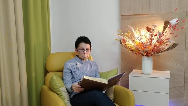 УГМК-Здоровье читает сказки. Разноцветная семейка смотреть онлайн