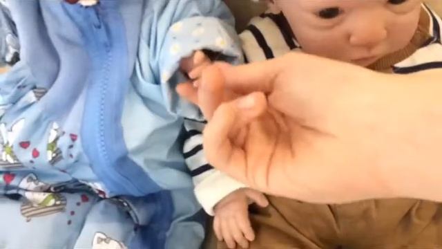 Vlog Встреча с подписчицой во Владивостоке / Едем в торговый цент с Реборнами смотреть онлайн
