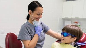 Профессиональная гигиеническая чистка зубов детям в стоматологии "Чистое Дыхание"