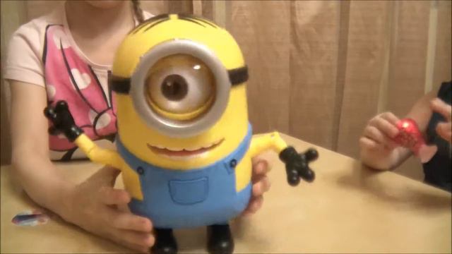 Открываем миньон Dancing Stuart и плавающая рыбка Z-Fish смотреть онлайн