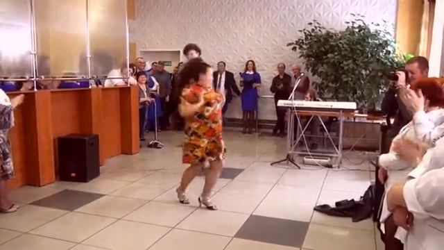 Super Sou Yumorustik Reqs Eden Bonya Və Kuzmich - Юмористическое Шоу Боня и Кузьмич Классно Танцует