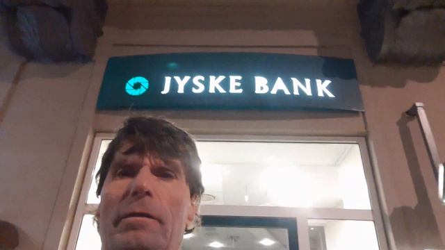 Pay back time. CEO Anders Dam Jyske Bank gå af, så stopper disse videoer, som ellers fortsætter. смотреть онлайн