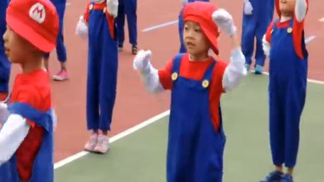 關東國小103年校慶幼兒園表演--小帥哥 смотреть онлайн