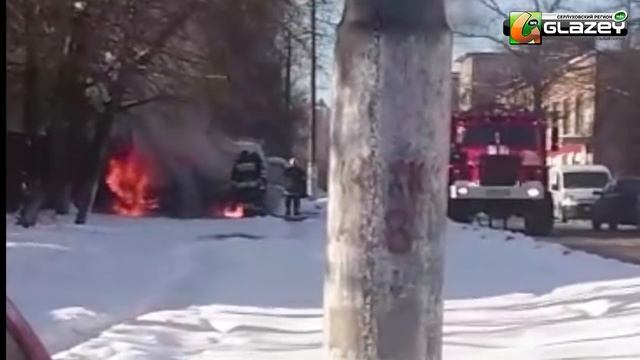 В Серпухове горит фургон смотреть онлайн