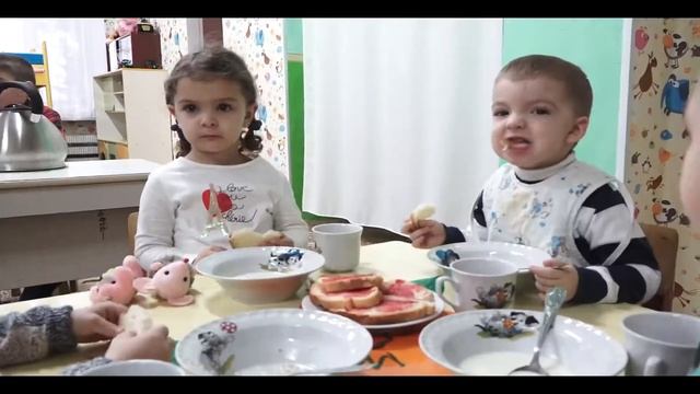 Завтрак в детском саду...
