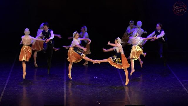 Ансамбль Ритмы детства. "Фарандола" смотреть онлайн