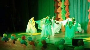 Танец "Лети, пёрышко!"