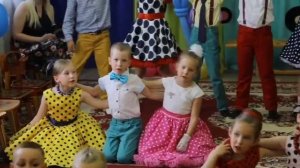 "Мы скоро пойдём в первый класс" песня М. Еремеевой.