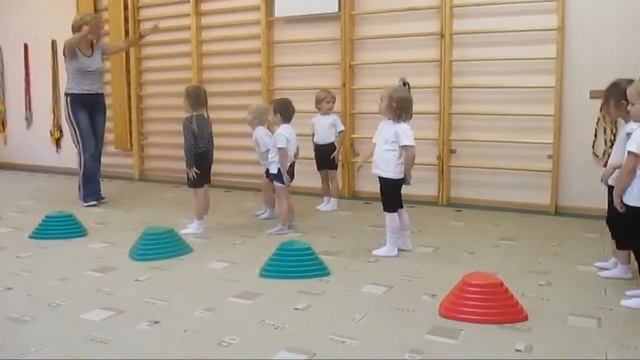 ВЕСЁЛАЯ ФИЗКУЛЬТУРА смотреть онлайн