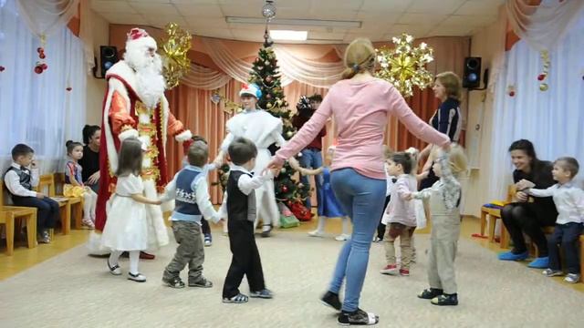 Новый год в саду смотреть онлайн