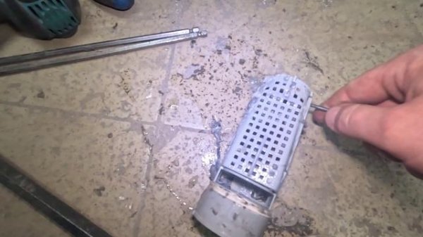 Вертикальная стиральная машина Элекролюкс(аег) шумит на отжиме. Замена фланцев и суппортов. Добили