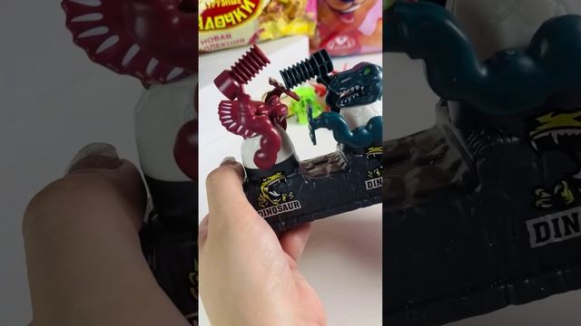 Сюрприз в кукурузных палочках Мика! #мика #кукурузныепалочки #surprise смотреть онлайн