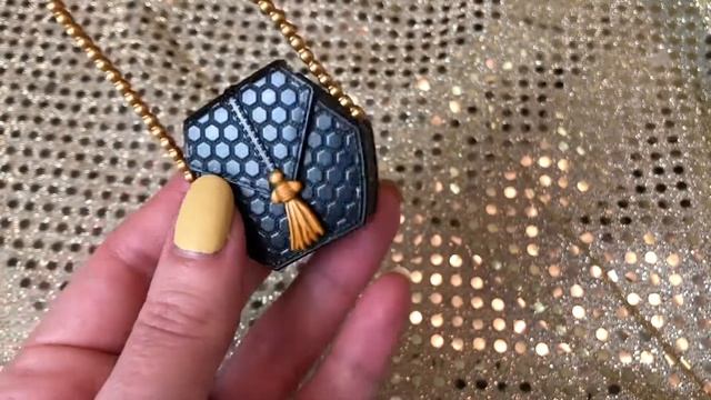 LOL OMG Fierce Royal Bee Adult Collector Review смотреть онлайн