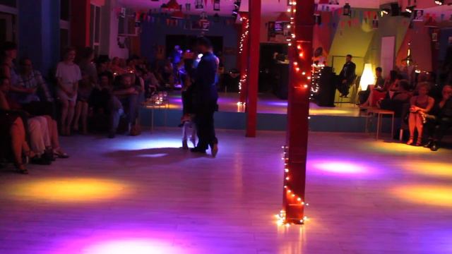 Matias Iriarte y Celeste Rodriguez / Milonga Toca Tango / Poznan - Polonia смотреть онлайн