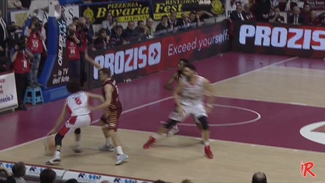Play of the Game - Venezia vs Grissin Bon: Andrea De Nicolao allo scadere смотреть онлайн