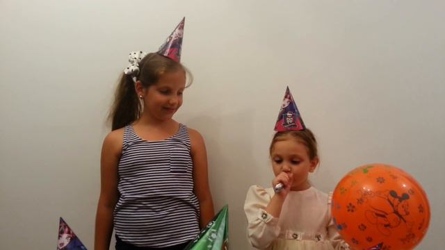 Беби Борн Сережка и Реборн Ульяша поздравляют Бетти смотреть онлайн