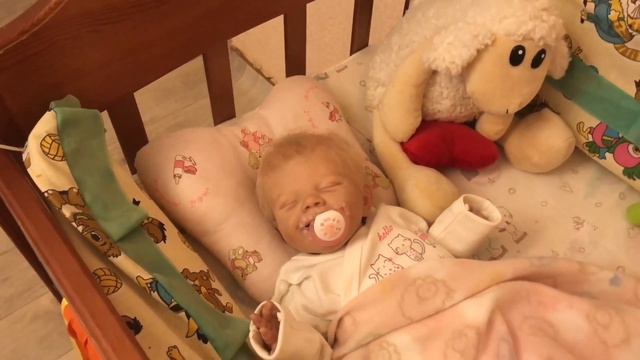VLOG: День с куклами реборн👶🏼👧🏼❤️/Рутина с малышками💖 смотреть онлайн